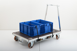 The Lean Dolly has been specially designed to carry plastic crates and trays used in the automotive industry. <br/>Kuva: K.Hartwall